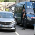 Pao sa 34 kanistera "gasa smejavca": Muškarac (26) uhapšen u Belgiji: Policija ga zaustavila u autu, a tek kada su mu upali u…