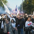 Skup SNS-a na Trgu slobode u Novom Sadu: Vučić stigao vozom, najavljen dolazak Roberta Fica, traktori kod Banovine (VIDEO)