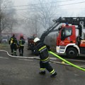 Požar u blizini železničke stanice Topčider, gore stari vagoni