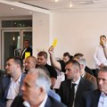 Grobari na Skupštini podigli "žuti karton": Rasim Ljajić objasnio zašto su to uradili