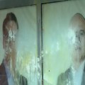 Jedna odluka suda izvela na ulice i Novosađane i Nišlije: Prostorije SNS čuvane od "udara" jaja, brašna i farbe