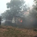 Požar u selu Vrbovac kod Blaca zahvatio nekoliko kuća – vetar otežava gašenje