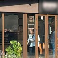 Prve slike sa mesta ubistva u Kumodražu: Sve vrvi od policije, ovo je kafić u kom je ubijen Darko (46)