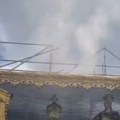 Požar na dvorcu u Versaju: Posetioci hitno evakuisani (video)