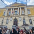 SAOPŠTENJE Neformalne grupe učenika Gimnazije upućeno direktorki: Zaustavite pritiske, tražimo izvinjenje! Rok - idući…