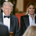 Poljubac Melanije i Donalda Trampa koju su svi čekali da vide: Godinama su pričali da je njihov brak lažan, a sada sve…