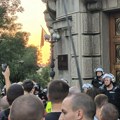YUCOM: Reakcija policije neselektivna: Dovela je do povređivanja mirnih učesnika