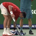FOTO Novak se ispovraćao nasred terena, ali svi pričaju o potezu koji je usledio