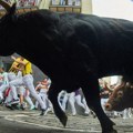 Panika! Bik pobegao tokom koride u Bosni, pa uleteo među ljude! Snimak incidenta kruži društvenim mrežama