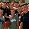 Stevović obišao teren u Višnjaku: Deca traže obnovu sportskog prostora i teretanu na otvorenom