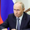Novinari koji su pobegli iz Rusije objavili sumorni portret Putina, delo se čita poput „špijunskog romana”