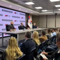 Vučić se oglasio iz prostorija SNS: "Sa svojim saborcima - složni, odlučni i posvećeni daljoj borbi"