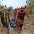 Najmanje 20 ljudi poginulo u poplavama i klizištima na Filipinima