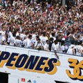 Šampionska parada fudbalera Reala na ulicama Madrida