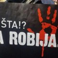 Krvava šaka je nova stisnuta pesnica: Isti simboli i performansi se koriste već nekoliko godina - ko stoji iza protesta u…