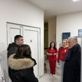 Predstavnici gradskog rukovodstva posetili dežurne službe u novogodišnjoj noći, prvoj bebi dukat od grada Čačka