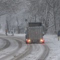 MUP apeluje na sve učesnike u saobraćaju da budu oprezni zbog novih snežnih padavina