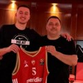 Nikola Jović podigao dres Crvene zvezde sa svojim brojem: "Nikada nije krio..."