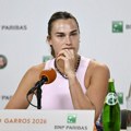Sabalenka žestoko protestuje na Rolan Garosu: Beloruskinja se obratila novinarima - nikad kraća konferencija