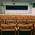 Sindikat obrazovanja i opoziciona grupa građana osudili razbijanje kola čačanskom profesoru