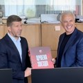 Terzić pecnuo Simovića pred svima: „Je l’ smeš ti da primiš poklon od mene?“
