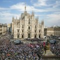Oproštaj od Berluskonija: "Blic" ispred katedrale Duomo: Hiljade ljudi aplauzom ispratilo kovčeg prekriven cvećem…