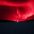 Aurora iznad Srbije: Zašto je crvena svetlost bila vidljiva na noćnom nebu?
