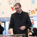 Predsednik Vučić glasao na Novom Beogradu
