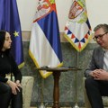 Vučić se sastao sa porodiljom iz Sremske Mitrovice! "Jako mi je teško, dete da vratimo ne možemo"