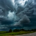 Haotično u Hrvatskoj: Crni oblak "kao iz filma"; Ljudi u šoku: "Ovo je kao tornado" VIDEO