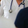 (Foto): Oni su “magnet” za birače: Brojni lekari iz belih mantila uskaču u “politička odela”, šta je njihov motiv