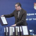 AFP: Vučić pokušava objavljivanjem dokumenata da zaustavi umnožavanje protesta u Srbiji