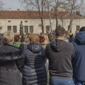 Petnaestominutna ćutnja u Kliničkom centru Kragujevac kao podrška sutrašnjem generalnom štrajku