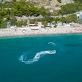 Snimak plaže u Sutomoru 1. juna govori više od hiljadu reči: Evo kako stvarno izgleda ovo mesto van sezone