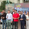 "Pobedili smo, pobedu ćemo proslaviti uz književno veče": Miloš Pavlović se obratio građanima kod Skupštine