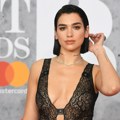 Dua Lipa oduševljava svojom figurom (FOTO)