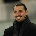 VIDEO Zlatan Ibrahimović čita urnebesne komentare o sebi, pogledajte zašto mu nema ravnog