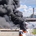 (Video) Gori hemijsko postrojenje Vatra guta sve pred sobom: Crni, gusti dim vidi se i sa velike udaljenosti