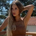 Bela je supruga zvezde BiH i najlepša žena fudbalera na Svetskom prvenstvu, ćerki su dali neobično ime