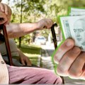 Пензионери у Србији добили по две јулске пензије: Огласила се банка и ево како објашњава те уплате