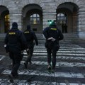 Drama u Pragu: Uhapšen muškarac zbog sumnje da nosi bombu