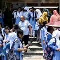 Vrelina u Bangladešu: Škole otvorene uprkos talasu vrućine, roditelji brinu za zdravlje svoje dece