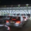 Na graničnim prelazima na izlazu iz Srbije teretnjaci čekaju do tri sata