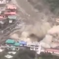 Stravična bujica razara selo, preplašeni ljudi vrište Četiri osobe poginule, 50 se vodi kao nestalo (foto/video)
