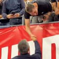 Nekadašnji miljenik Grobara uživo gledao Hapoel - Partizan i prišao navijačima crno-belih