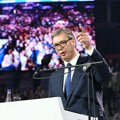 (Foto/video) Skup SNS u Areni: MUP saopštio da se u hali i oko nje okupilo 70.000 ljudi, očekuje se Vučićevo obraćanje