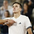 Čeh Menšik plasirao se u polufinale Rolan Garosa