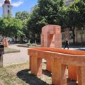 U Kikindi počeo 45. vajarski simpozijum „Terra“: Izložba skulptura označila novu koloniju (foto)