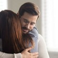 3 emocionalne reči zbog kojih se muškarci zaljubljuju: Sve je stalo u jednu rečenicu