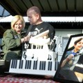 Roditelji nastradalog Andrije iz OŠ "Vladislav Ribnikar" obeležili njegov rođendan na Aerodromu "13. maj" u Beogradu